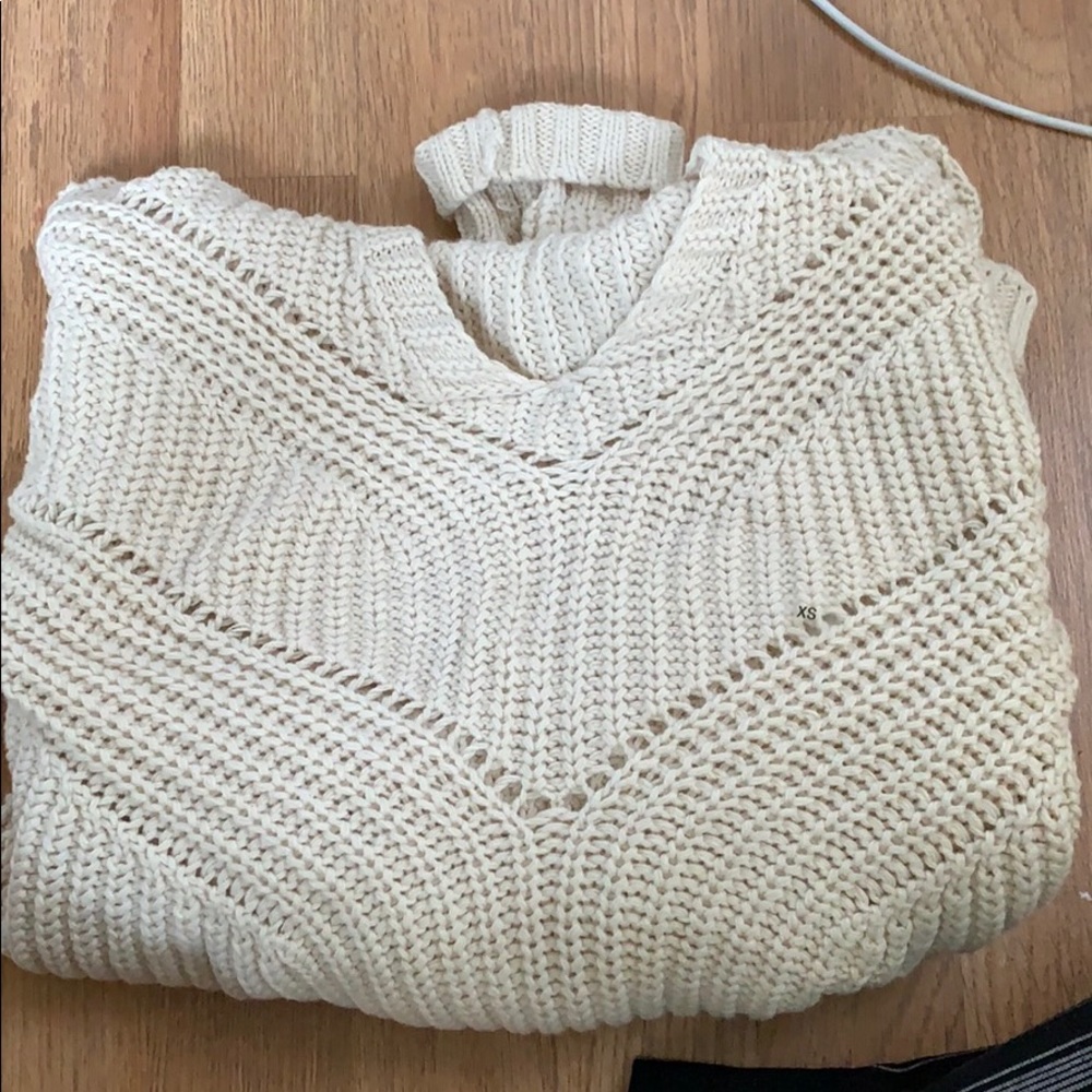 American Eagle Sweater